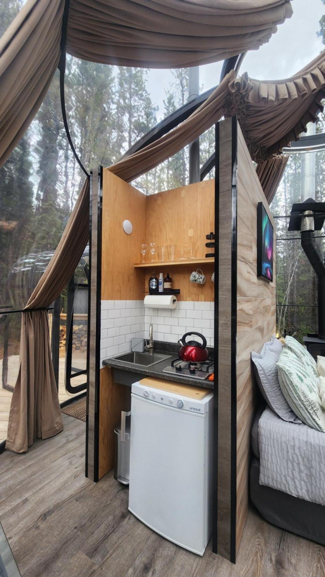 Rocky Mountain Escape Dome & Log Cabin Rentals - Rock Lake Rock Lake Lodge Provincial Park Buitenkant foto